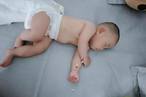 冠县宝宝夏天要穿袜子吗
